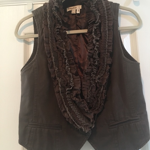 Chocolate vest - Picture 1 of 3